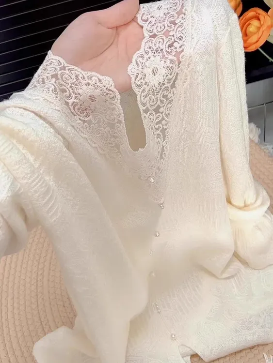 早秋杏色蕾丝针织衫女装高级感钉珠设计百搭气质温柔薄款长袖上衣