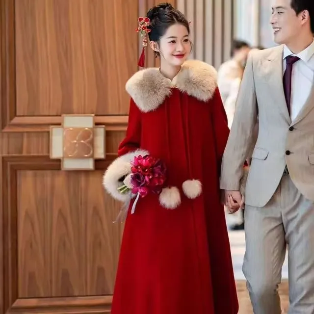 新年战袍拜年大衣女冬季新娘红色结婚订婚敬酒中长款外套加厚毛毛