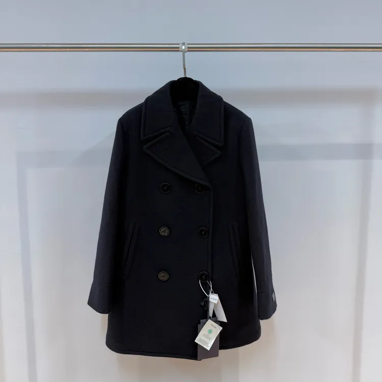 未使用 Prada/普拉达 翻领双排扣中长款大衣 40码 03290