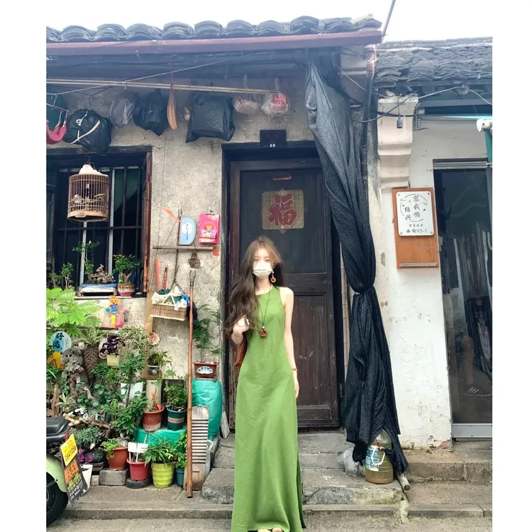 2025夏季新款森系超仙绿色连衣裙高级感圆领背心裙收腰显瘦气质