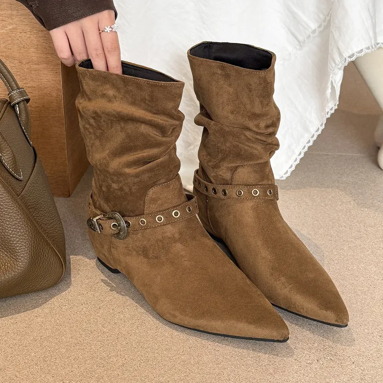 elingstudio 秋天氛围！棕色尖头皮带扣内增短靴秋新款小个子单靴
