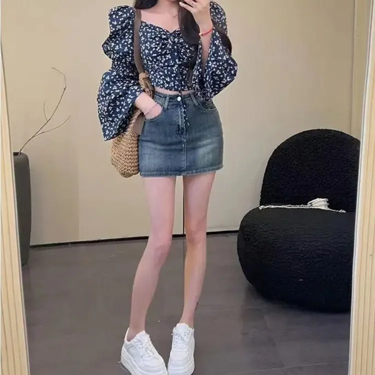 韩系气质春季款法式方领泡泡袖衬衫设计感小众系带碎花短款上衣