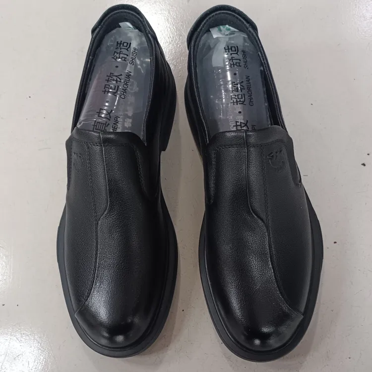 男士真牛皮鞋  新款皮鞋  安逸  品质化  里面有一层牛皮。