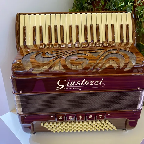 意大利原装进口Giustozzi 朱斯托奇96贝斯四排簧手风琴