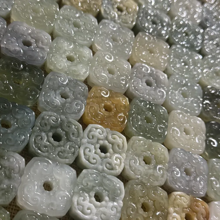 岫玉吊坠山鬼多样性图片仅供参考随机发货（直播间选货）