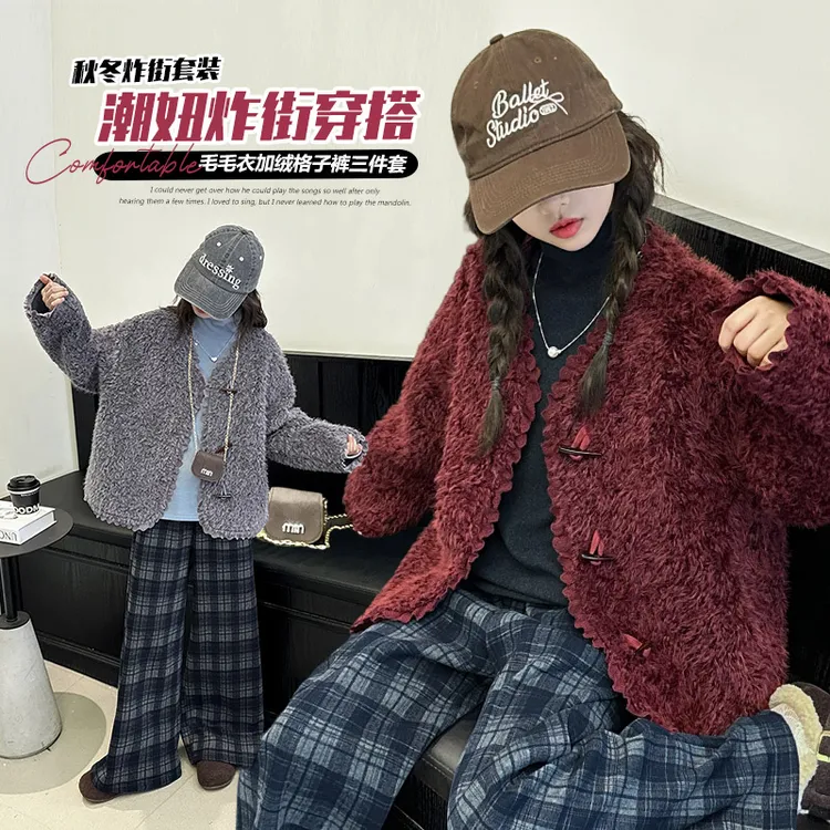 女大童毛毛衣套装2025时尚安哥拉外套打底衫百搭加绒格子裤三件套