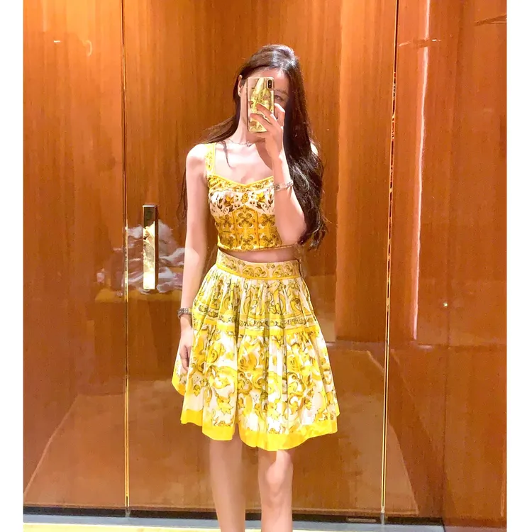 2025夏季新款印花拼接撞色立体抹胸吊带上衣女配显瘦百褶半身裙女