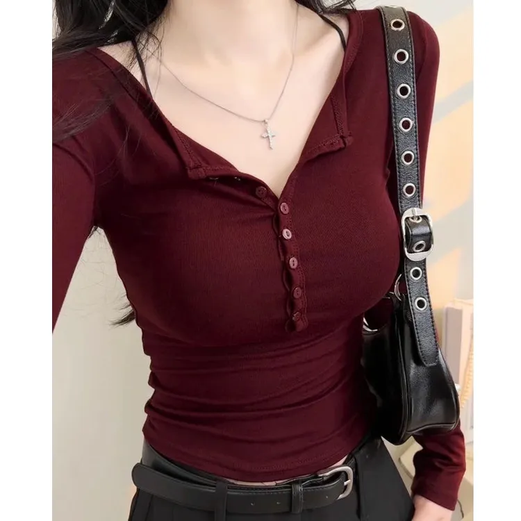 纯欲内搭T恤女秋季2025新款修身纽扣设计感美式v领打底衫长袖上衣