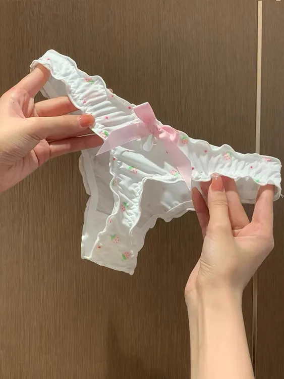 粉嫩蝴蝶结~少女心满满的一条性感纯欲低腰内裤~珍珠吊坠超有情调