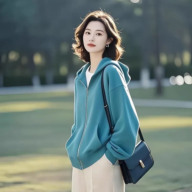 2025年流行的春装超好看独特漂亮开衫小个子设计感百搭卫衣外套女