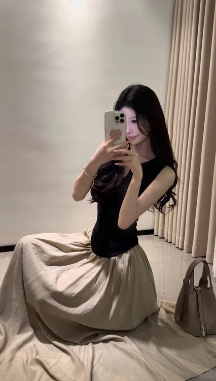 2025夏季显瘦气质长裙高腰夏季褶皱法式时尚百搭复古小众中长款