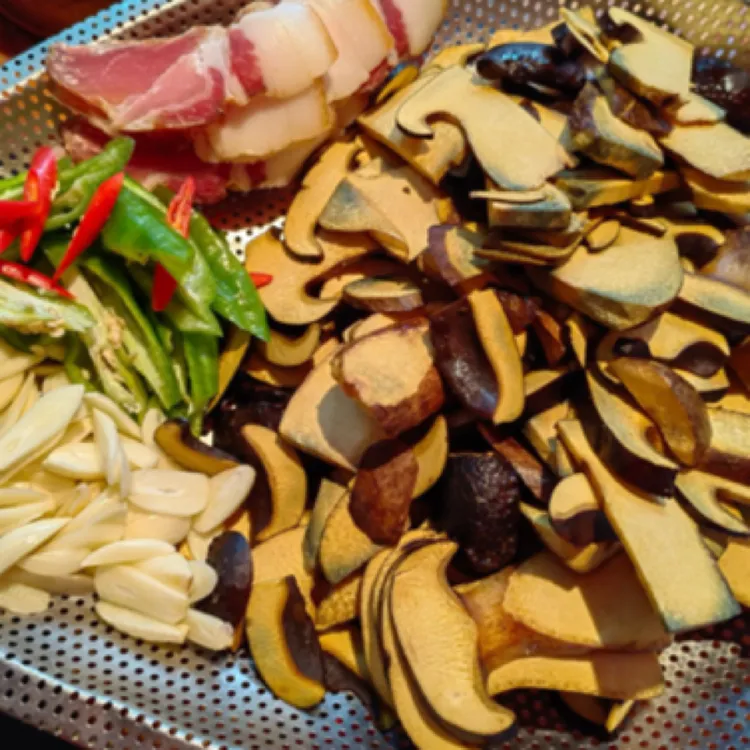 《顺丰冷链》新鲜牛肝菌黑牛肝云南当季食用菌蘑菇鲜菌香蕉黑牛肝菌