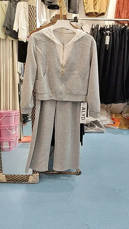 新款卫衣外套搭配裤子休闲设计师套装春秋适用