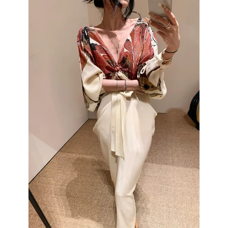 裙子女2025新款气质轻奢小众高级设计感印花假两件吊带披肩连衣裙