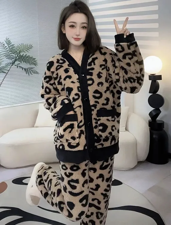 2501秋冬季睡衣女半边绒加厚豹纹保暖气质甜美可外穿家居服套装