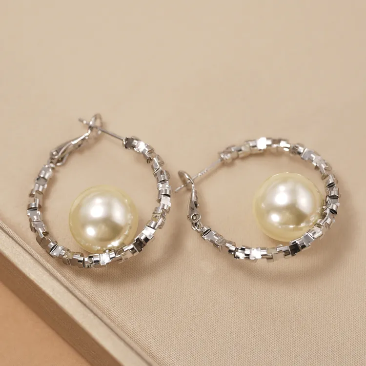 铜合金仿珍珠耳饰 碎银子大珍珠圈圈耳环女轻奢小众设计风耳钉ins