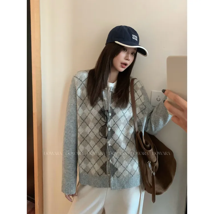 现货大婉酱微胖定制【菱感随想】绵羊毛软糯格纹百搭毛织开衫 2649D