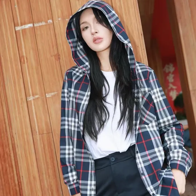 秋季女款连帽长袖格子衬衫薄外套休闲洋气防晒上衣