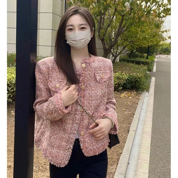 粉色小香风外套女秋冬2025新款小个子夹棉加厚高级感短版羽绒衣