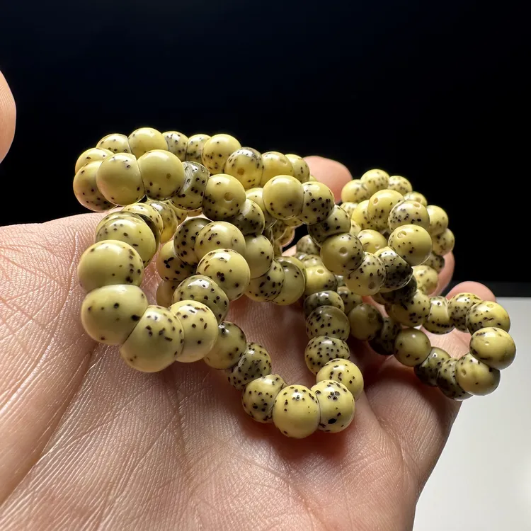 星月菩提石玉料绿包白卡7mm带月大肠120颗一物一图