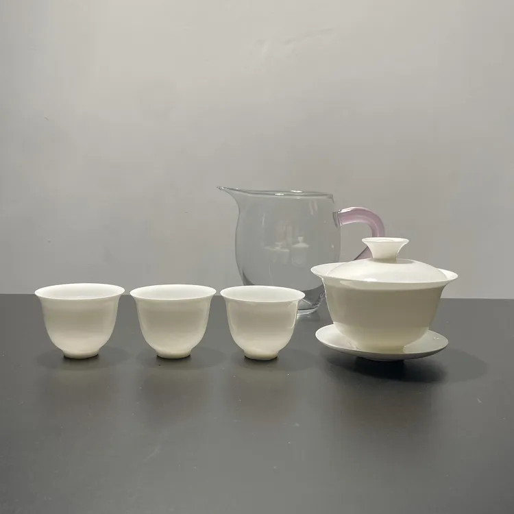 潮州骨瓷盖碗薄胎悬停大撇口盖碗盖下约110ml搭配铃铛杯套装茶具