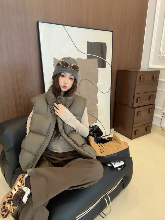 2025秋冬新款立领保暖叠穿百搭休闲显瘦90白鹅绒马甲