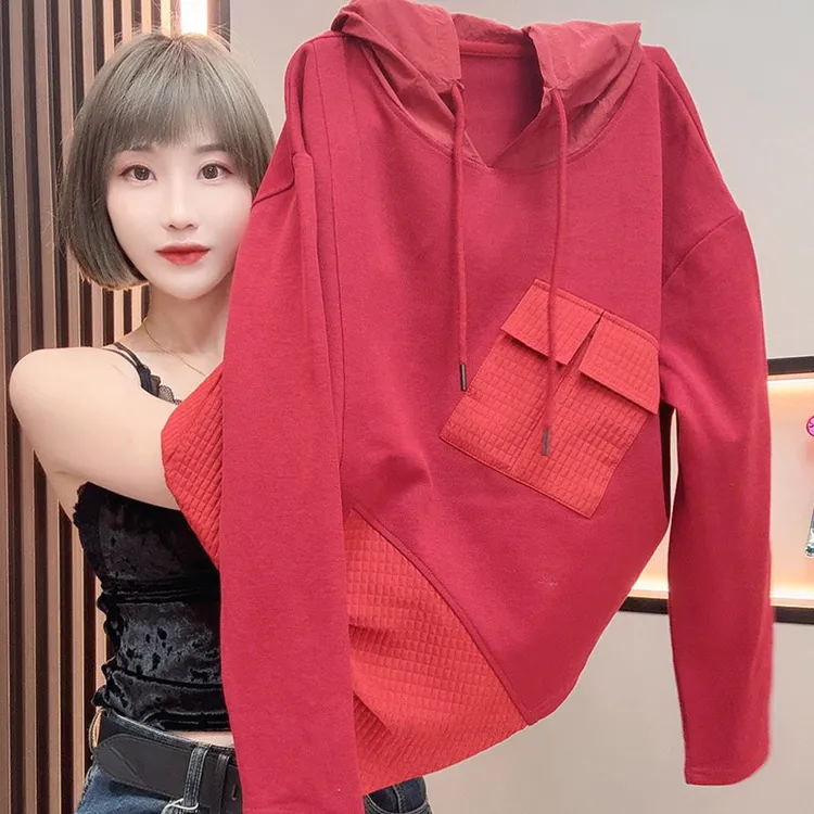 2025早秋不规则独特漂亮女衫上衣温柔红色T恤时髦连帽打底衫长袖