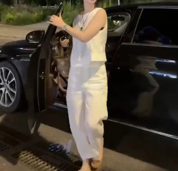 时尚潮流百搭精品女装zsx39972