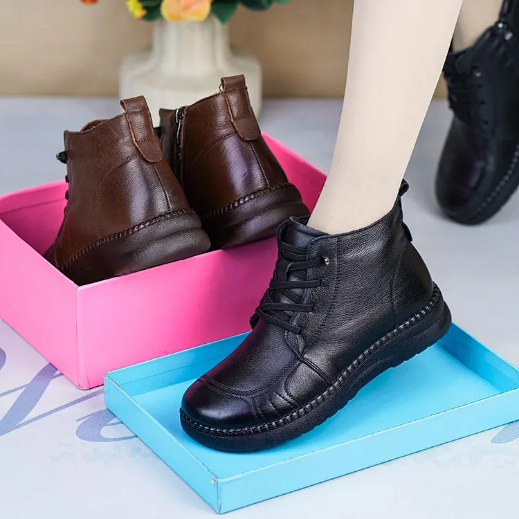 JAQ78163冬季新款真皮不累脚防滑妈妈鞋棉皮鞋加绒软底中老年短靴