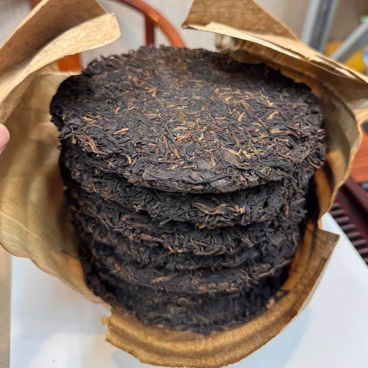 1999年易武老树裸饼 烟香入水 老韵蜜甜357克老生茶