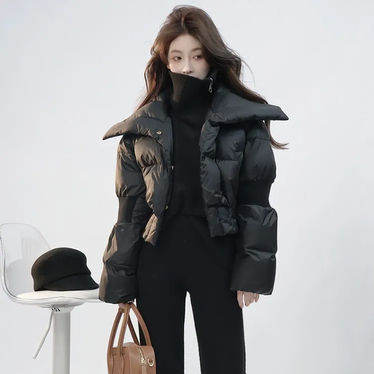 高级感超好看短款黑色服女款冬季小个子欧货高端轻薄面包服外套