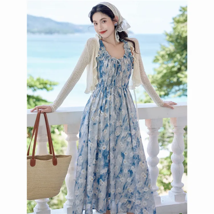 海边度假碎花油画背心裙出游服装温柔显瘦夏季洋气衣服开衫两件套