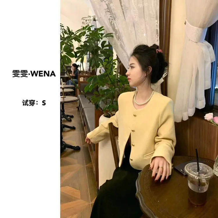春秋2025新款韩系圆领宽松显瘦小香风短外套