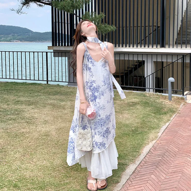 水墨印花飘带吊带裙2025夏季新款海边度假风优雅气质温柔风连衣裙