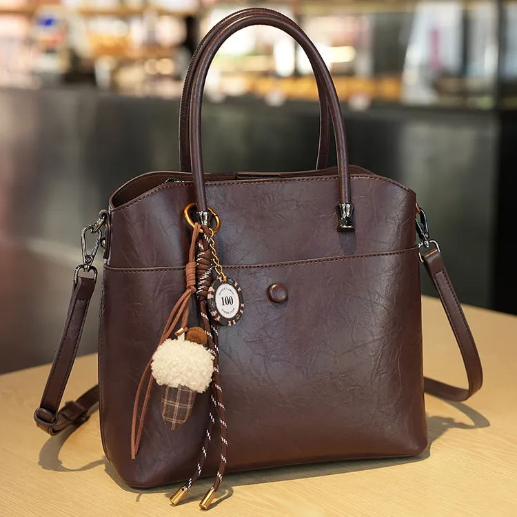 新款2025秋季牛皮水桶包爆款时尚百搭单肩斜挎包简约女士手提包潮