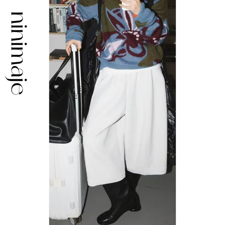 NanBeiBei 极简设计款立体分割剪裁捏褶松紧腰跪跪裤 6906