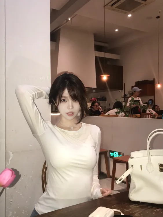 尹千金J【清晨薄雾】修身显瘦圆领套头打底衫长袖T恤女上衣S257338