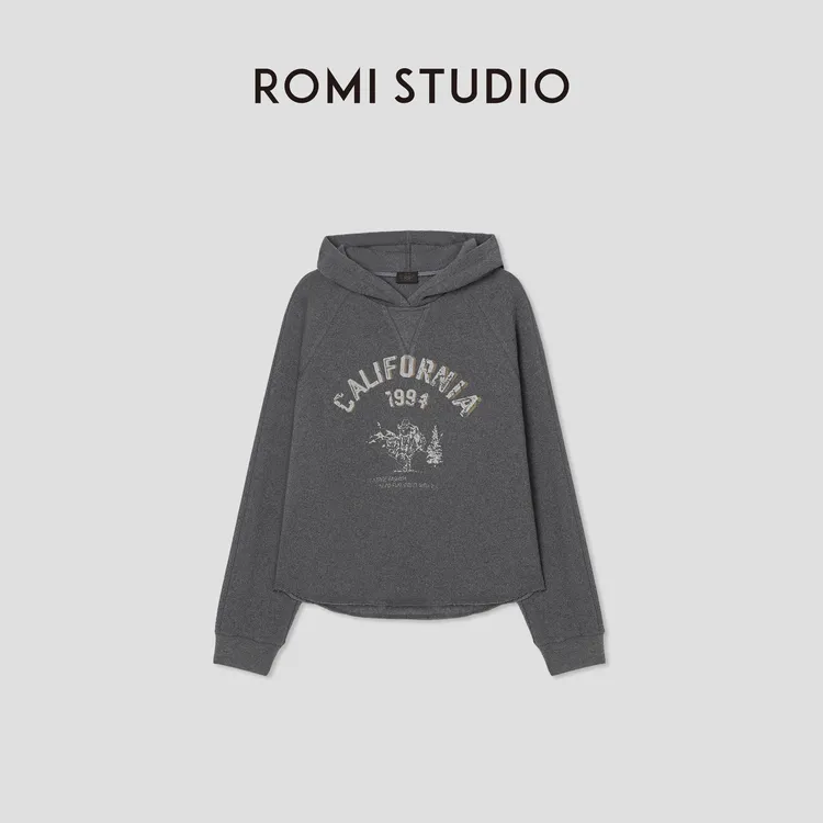 ROMI STUDIO“美式复古” 花纱肌理感印花加绒连帽卫衣 RW24WSY0875