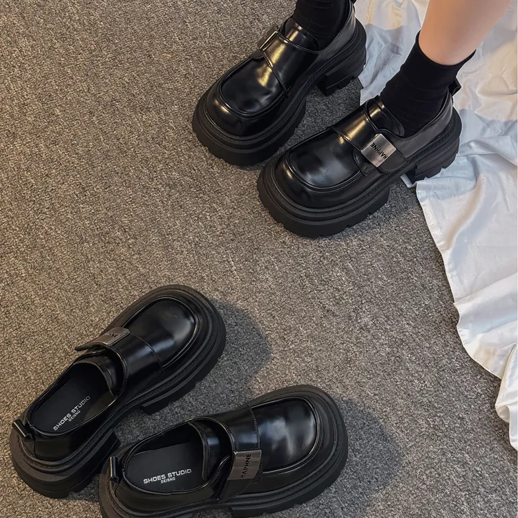 贾不假乐福鞋女款2025新款秋冬黑色时尚百搭配裙子粗跟增高小皮鞋
