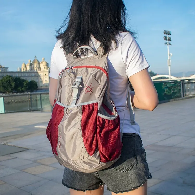 户外双肩包超轻薄女旅行背包大容量折叠背包运动包跑步旅游登山包