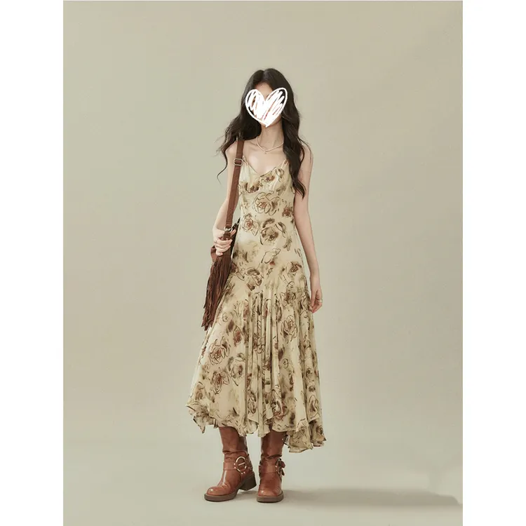 《摩卡玫瑰》复古V领晕染印花吊带连衣裙裙子女2025新款