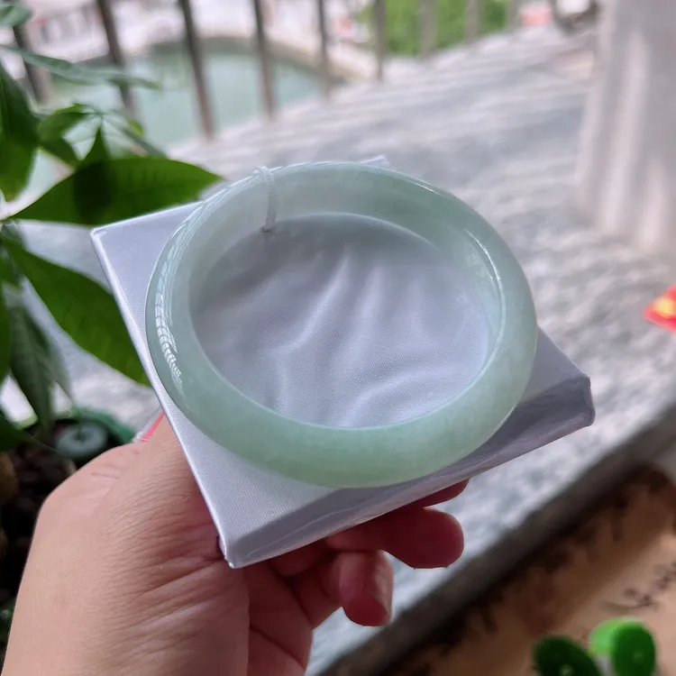 手机实拍0色差缅甸翡翠A货老坑冰糯种60圈葡萄肉大圈口玉手镯正品