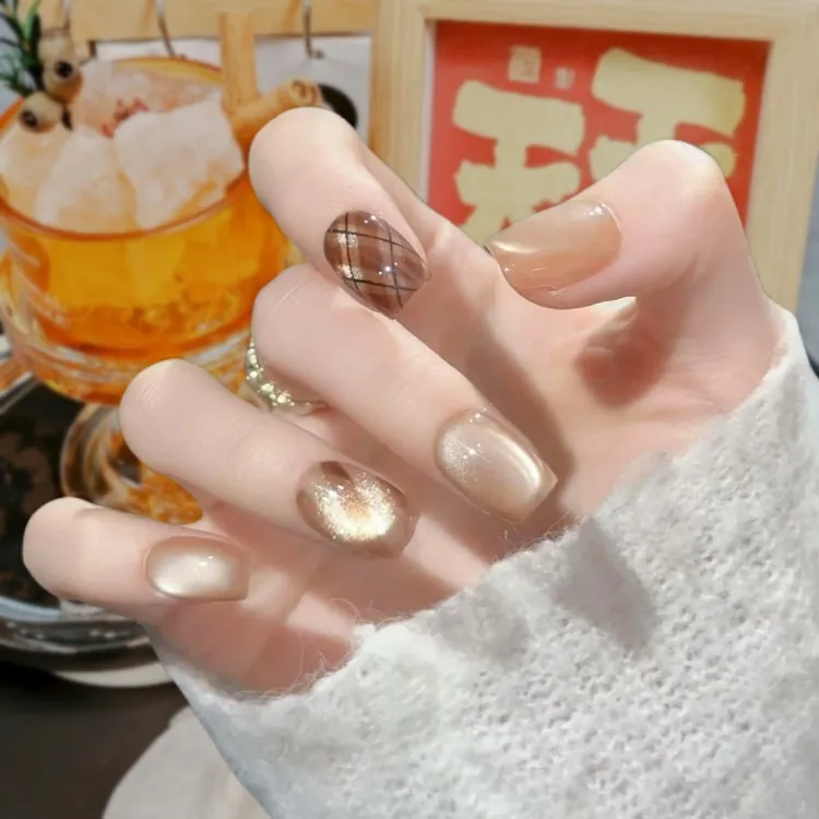 【丝绒热巧】手工猫眼穿戴甲菱格金秋胶氛围感ins新款美甲穿戴甲片