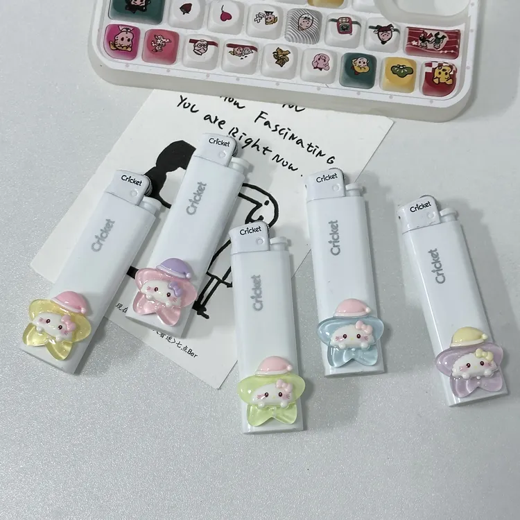 草蜢卡通可爱网红纯白砂轮火石打火机高颜值星星KT猫男女生铁礼盒