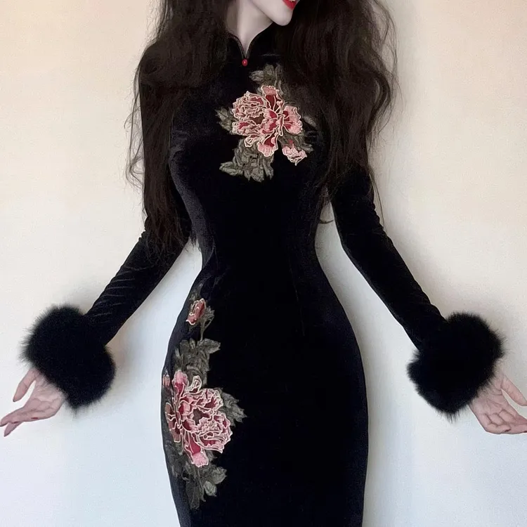 D210新中式高级定位刺绣丝绒旗袍长袖金笔牡丹秋款收腰显瘦长款