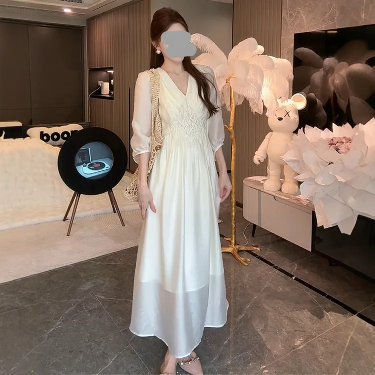 时尚气质名媛连衣裙2026夏季新款纯色泡泡袖V领减龄大摆长裙女