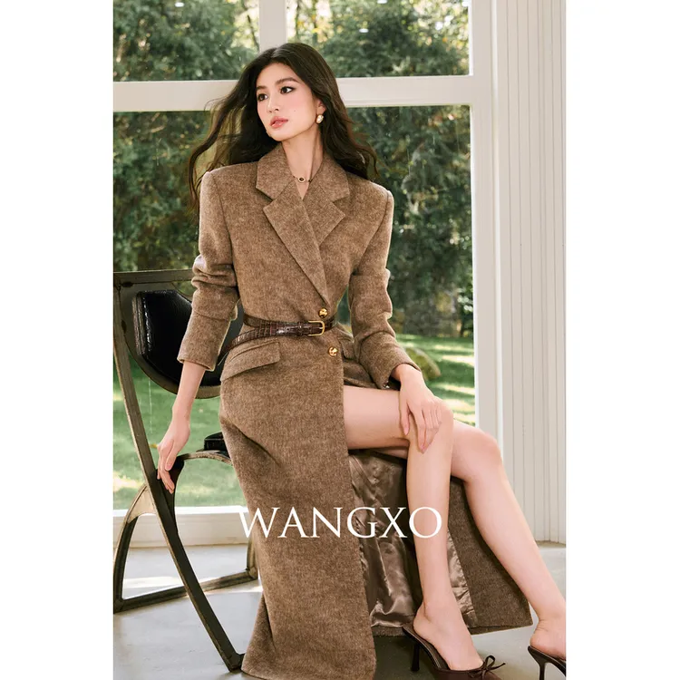WANGXO 羊毛宽肩翻领收腰长款呢大衣   2531380W