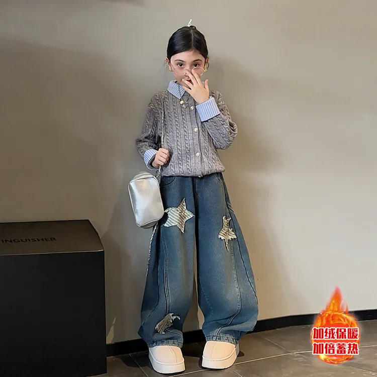 女童加绒套装学院风保暖毛衣针织开衫加绒牛仔阔腿裤两件套2025冬