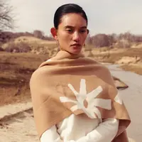 东黎 山羊绒 流光风女士古老岩画流苏围巾5603