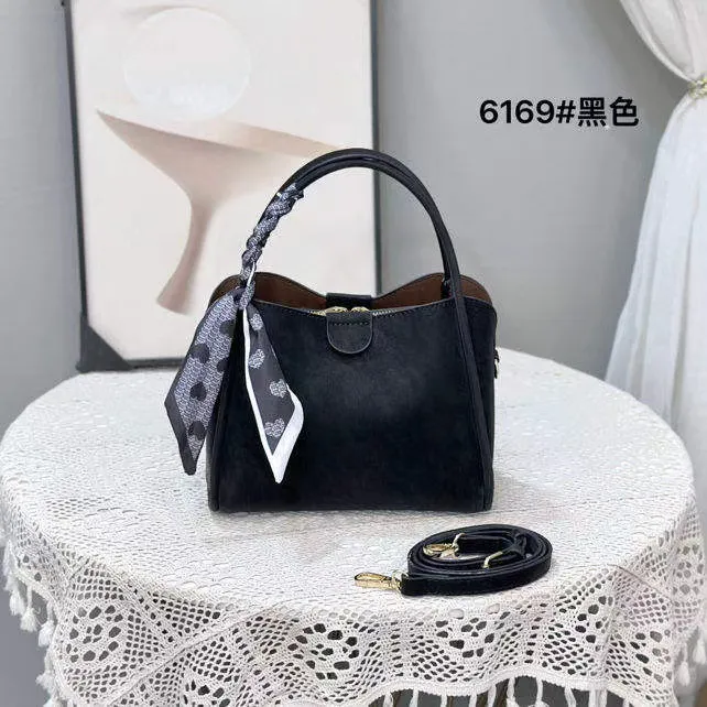 时尚磨砂感牛皮菜篮子包女士冬季单肩斜挎手提百搭通勤包